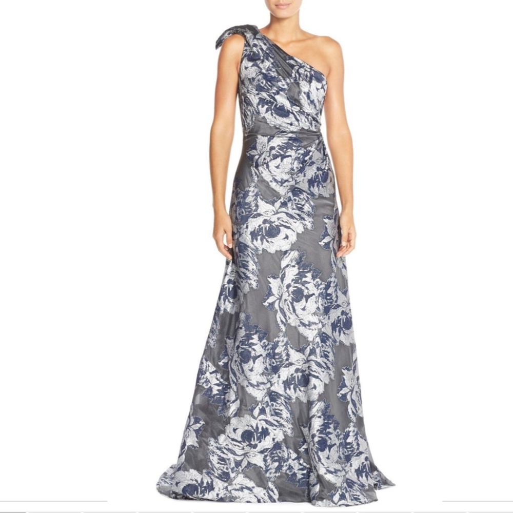 NWT‎ $1,060 Pamella, Pamella Roland One-Shoulder Fil Coupe Gown Grey [SZ 4 ]